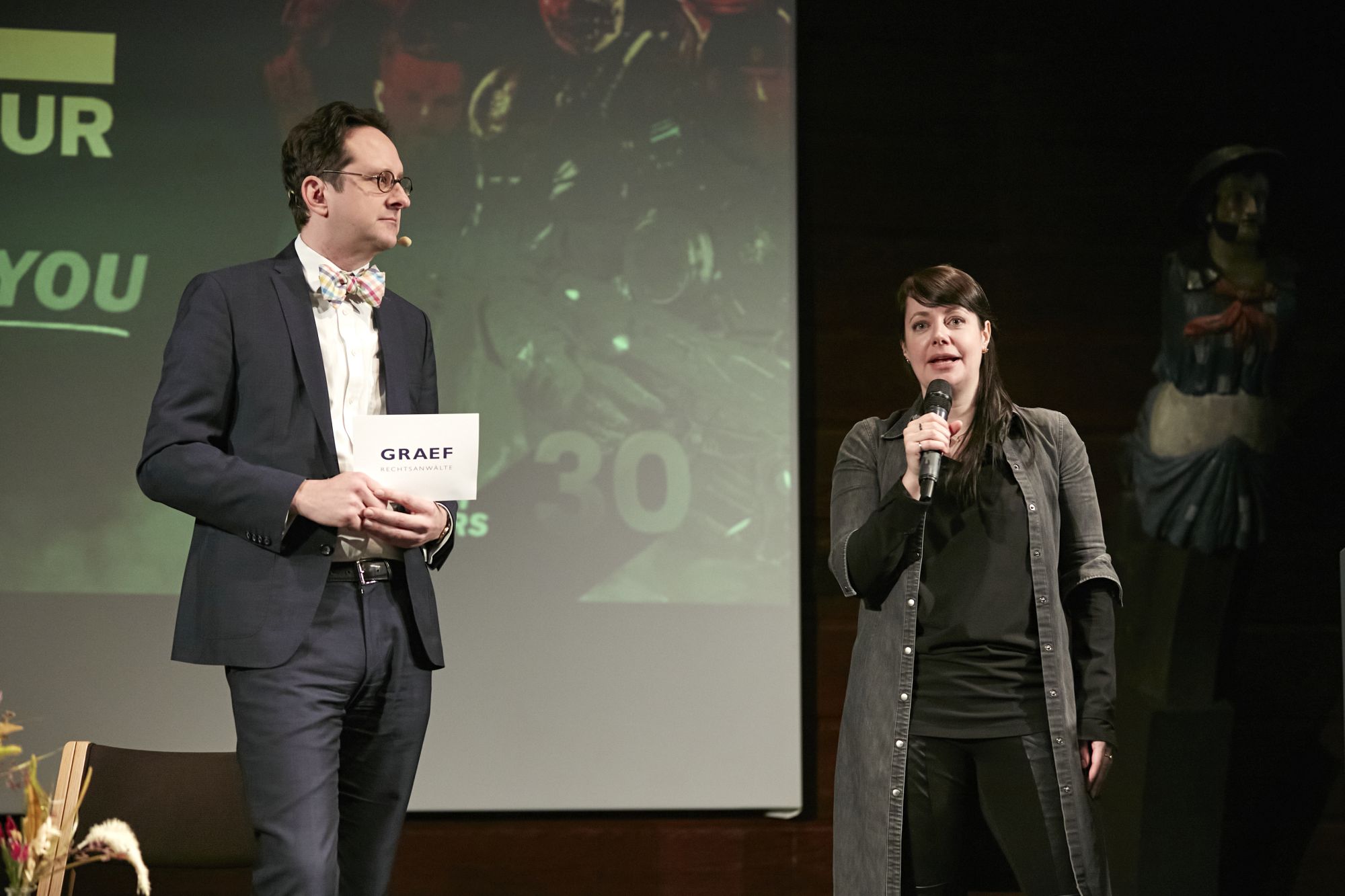Stephanie Marchand answering questions from the audience (together with moderator Christian Rauda) | Photo by Rolf Otzipka