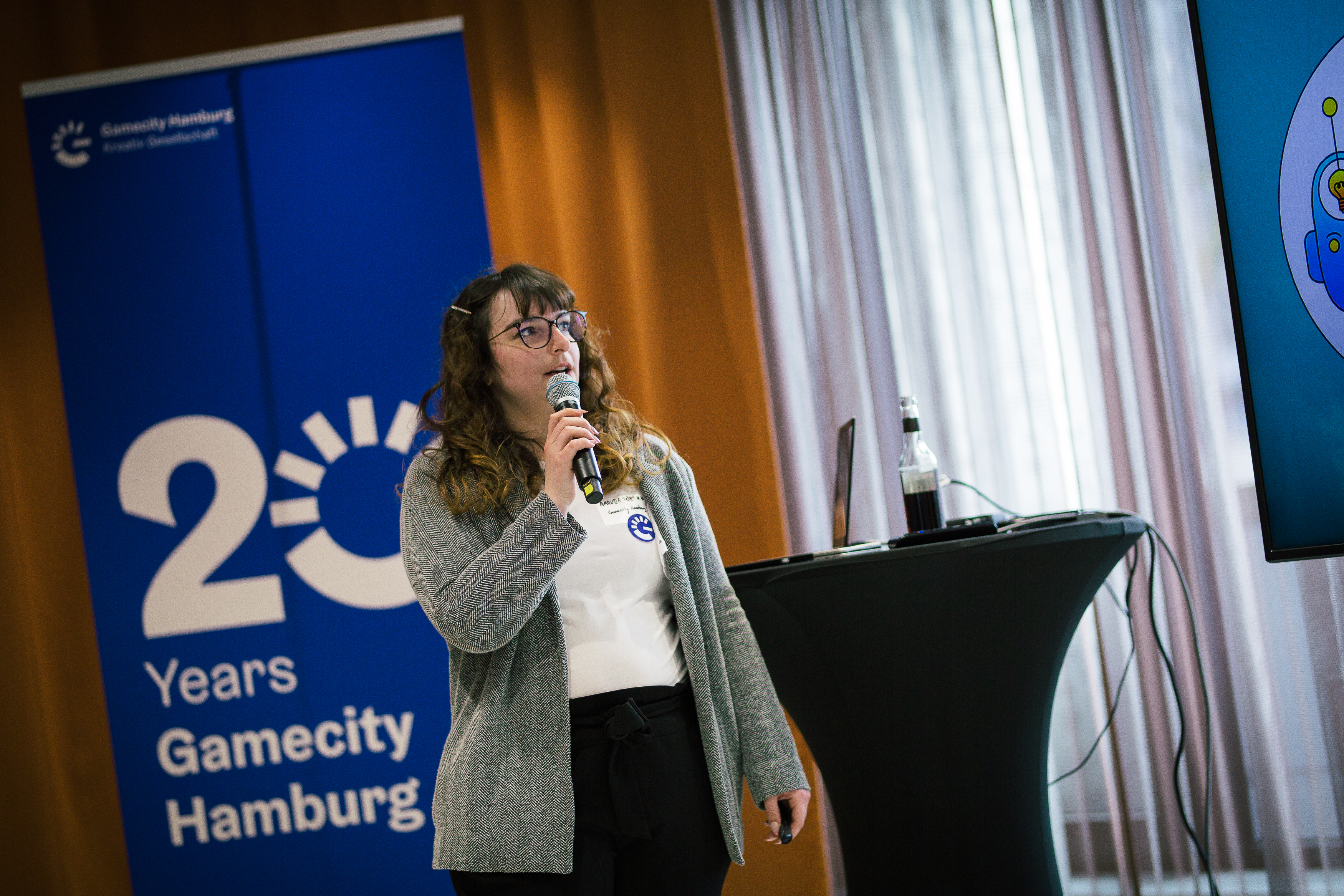 Amanda Förtsch (Gamecity Hamburg) gab Einblicke in Programm von Gamecity Hamburg und wie ansässige Entwickler*innen unterstützt werden