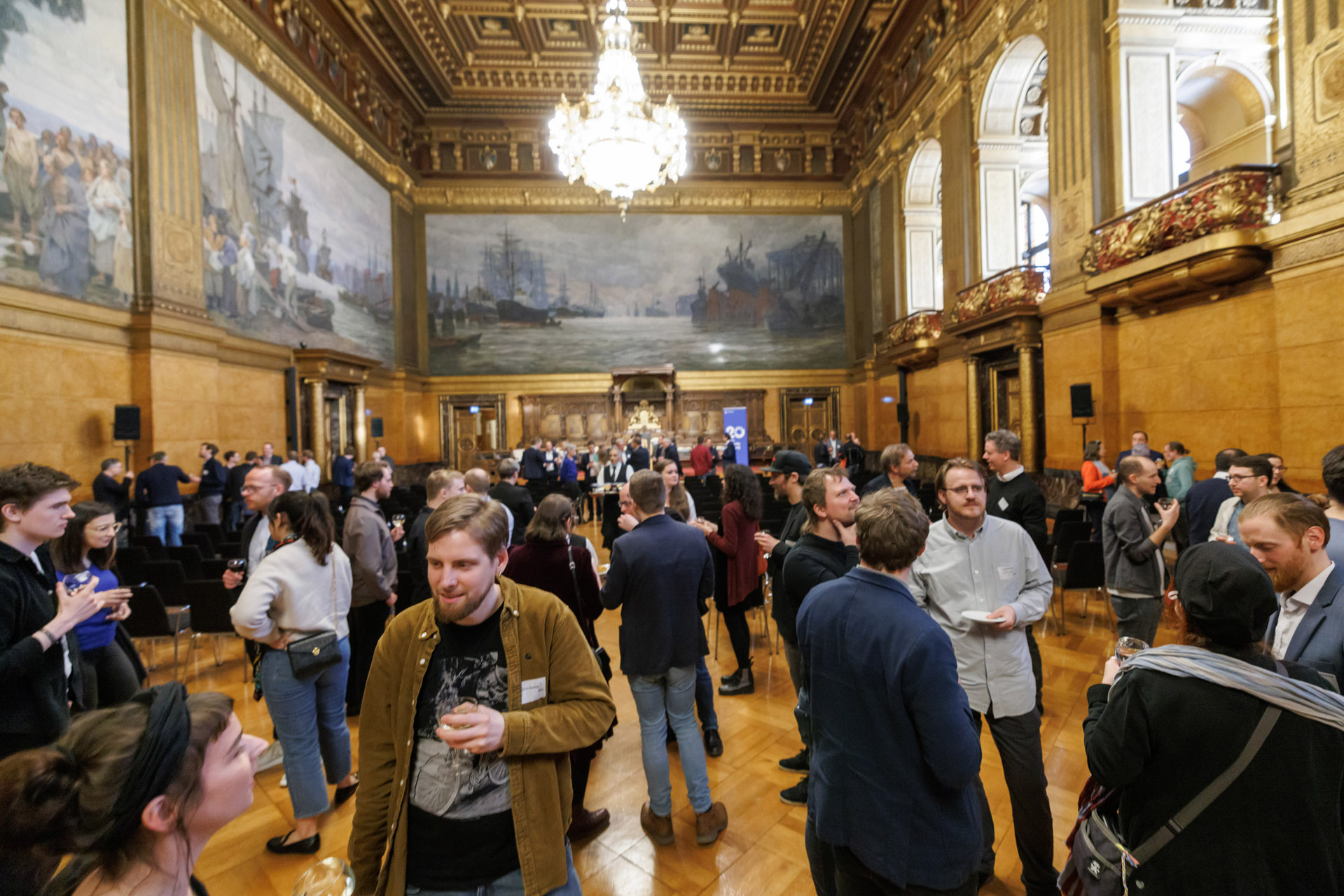 Networking after the speeches and panel discussion at Hamburg City Hall / Photo by Marcelo Hernandez